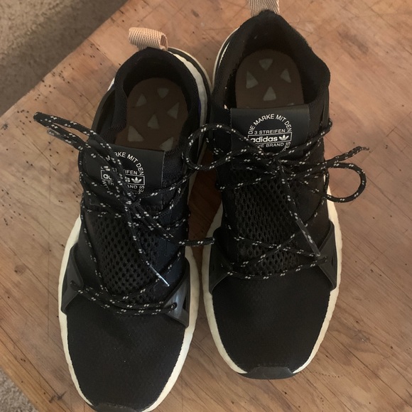 adidas shoes - Picture 4 of 5